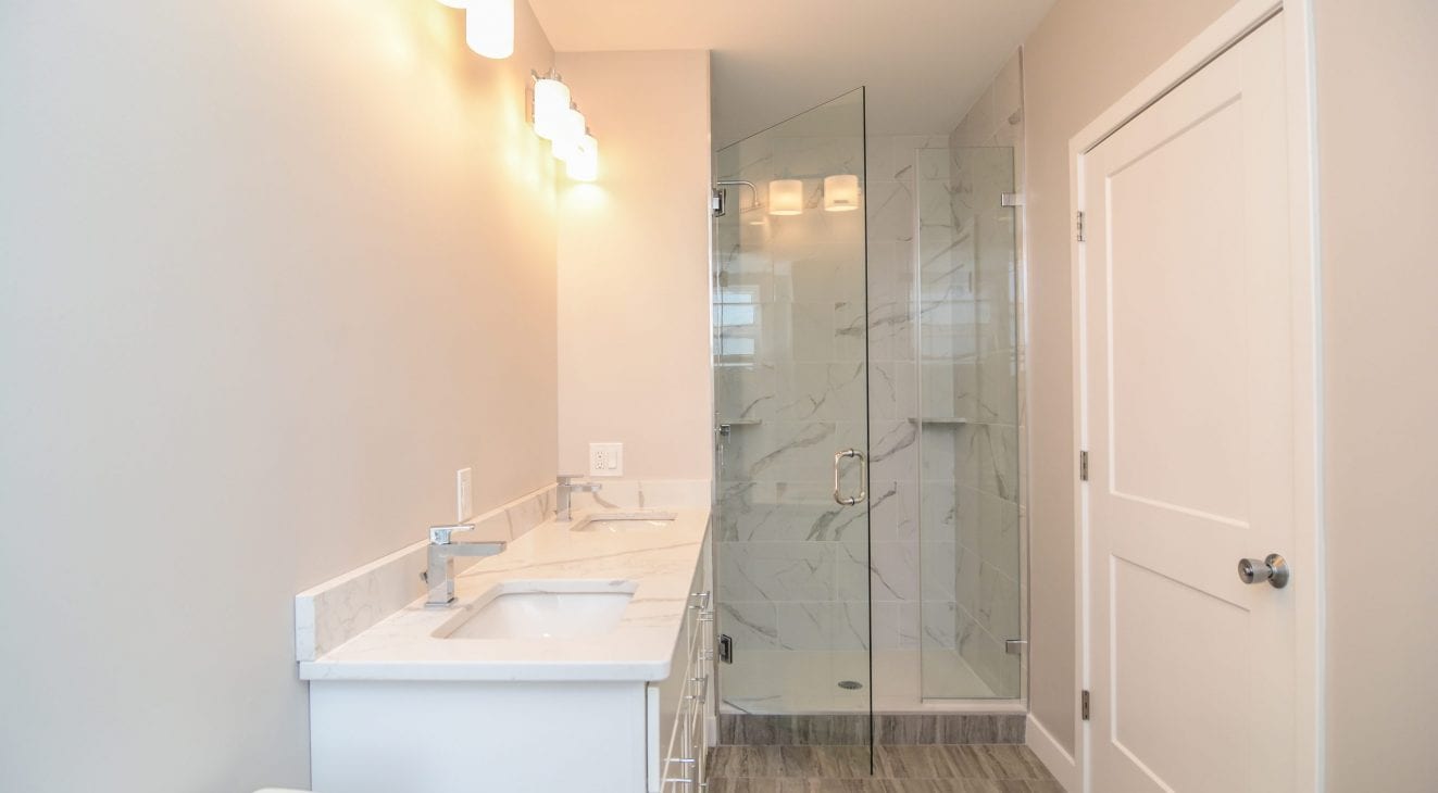 640-648 Main Street bathroom